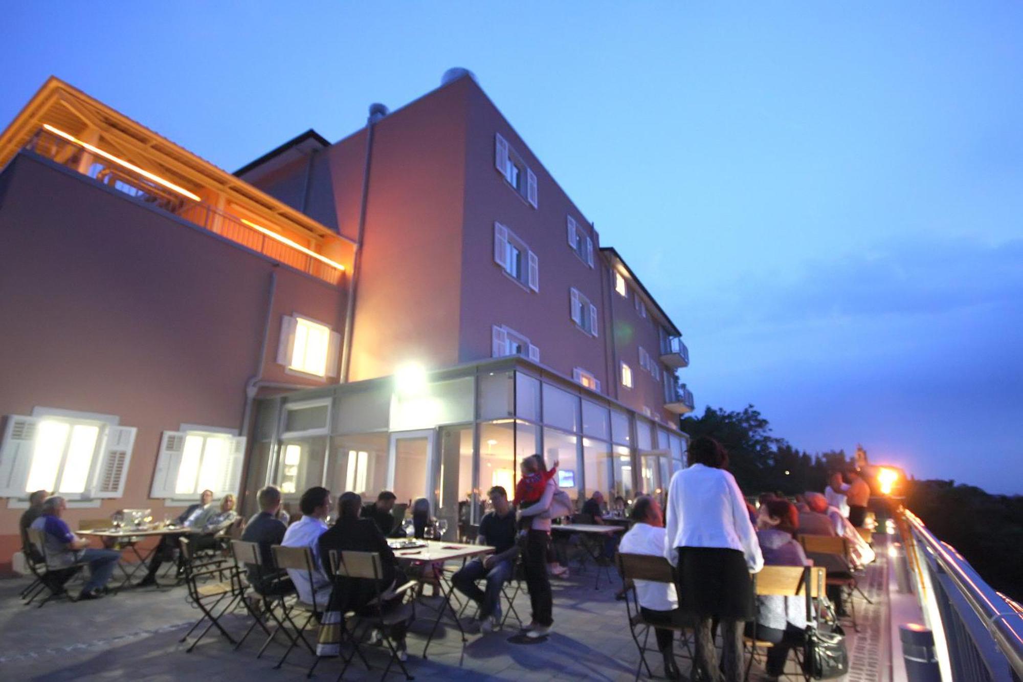 Hotel Kozana Dobrovo Exterior foto